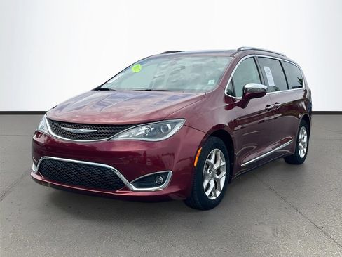 Used 2017 Chrysler Pacifica Limited FWD image 3