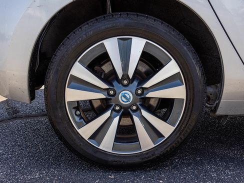 Used 2014 Nissan Leaf SL FWD image 52