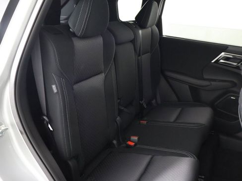 New 2025 Mitsubishi Outlander ES image 31