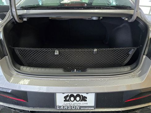 New 2025 Hyundai Elantra Limited image 13