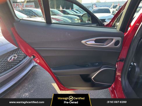 Used 2023 Alfa Romeo Giulia Veloce image 11