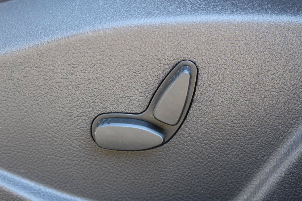 Used 2014 Ford Focus Titanium FWD image 15