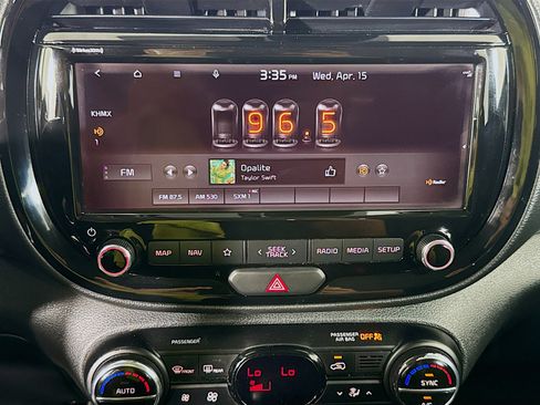 Used 2022 Kia Soul S FWD image 16