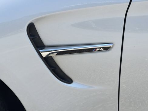 Used 2017 BMW M4 Convertible RWD image 36