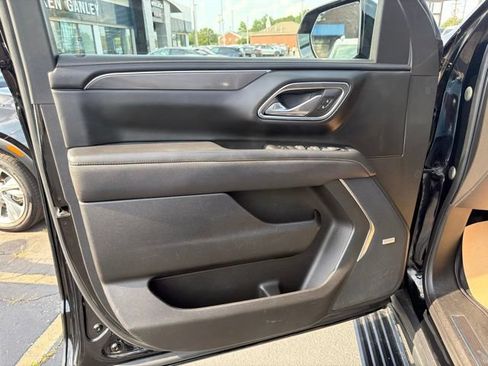 Used 2023 GMC Yukon AT4 w/ AT4 Premium Plus Package AWD/4WD image 12