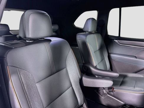 New 2026 GMC Acadia AT4 w/ Luxury Package AWD/4WD image 28
