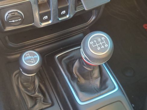 Used 2021 Jeep Wrangler Sport image 24