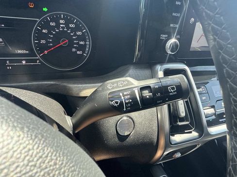 Used 2023 Kia Sorento S w/ Panoramic Sunroof Package AWD/4WD image 32