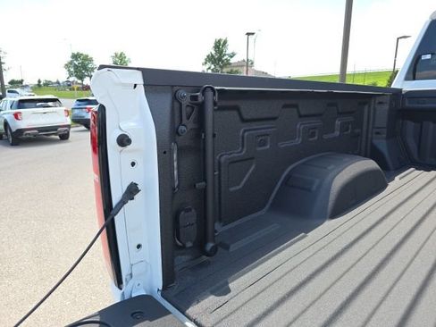 Used 2025 Chevrolet Silverado 2500 ZR2 w/ Technology Package AWD/4WD image 18