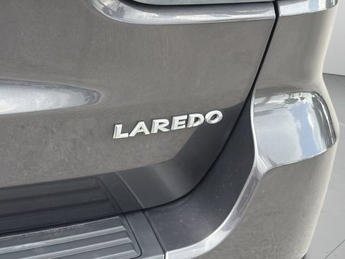 Used 2019 Jeep Grand Cherokee Laredo RWD image 9