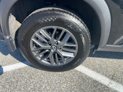 Used 2025 Nissan Rogue S FWD image 4