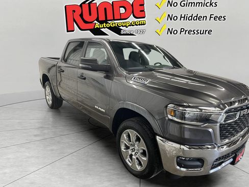 Used 2025 RAM 1500 Big Horn AWD/4WD image 7