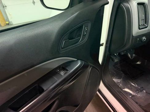 Used 2021 Chevrolet Colorado W/T w/ WT Convenience Package image 9