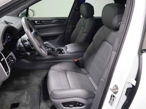 Certified 2023 Porsche Cayenne GTS image 5