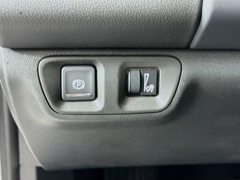 Used 2023 GMC Acadia SLT w/ Elevation Edition FWD image 10