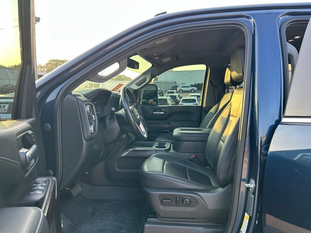 Used 2021 GMC Sierra 2500 SLT w/ SLT Premium Package AWD/4WD image 9