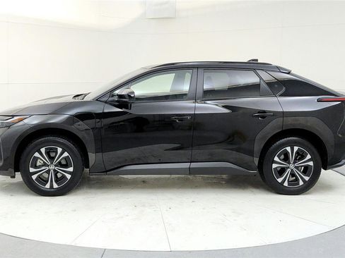 Used 2023 Toyota bZ4X XLE image 3