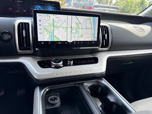 New 2026 Ford Expedition Active RWD image 10