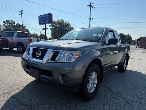 Used 2016 Nissan Frontier SV AWD/4WD image 1