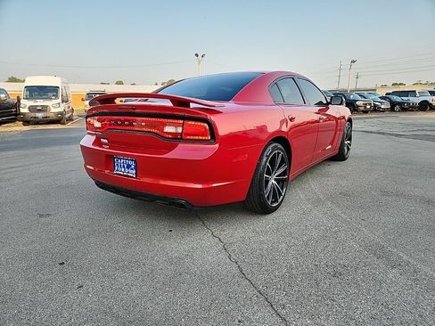 Used 2012 Dodge Charger SE RWD image 5
