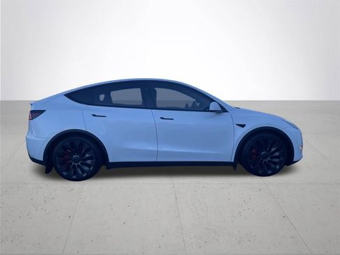 Used 2023 Tesla Model Y Performance image 5
