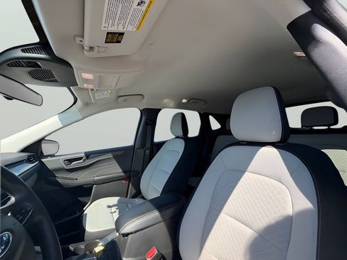 Used 2025 Ford Escape Active FWD image 17