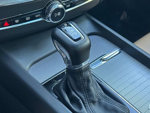 Used 2019 Volvo XC60 T5 Inscription image 29