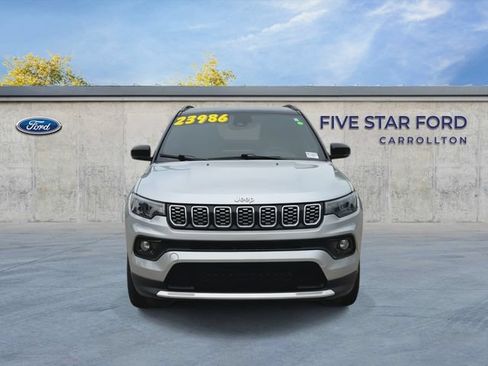 Used 2024 Jeep Compass Limited AWD/4WD image 3
