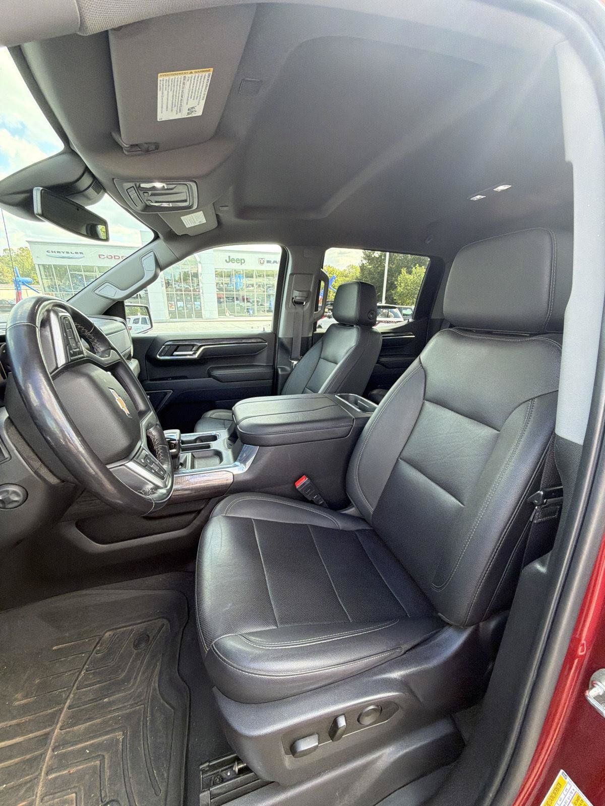 Used 2023 Chevrolet Silverado 1500 LTZ AWD/4WD image 12