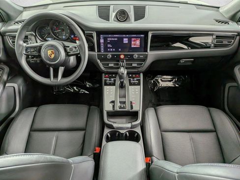 Certified 2025 Porsche Macan Turbo AWD/4WD image 20