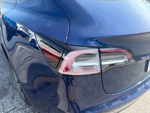 Used 2022 Tesla Model 3 Long Range AWD/4WD image 7