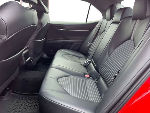 Used 2021 Toyota Camry SE image 13