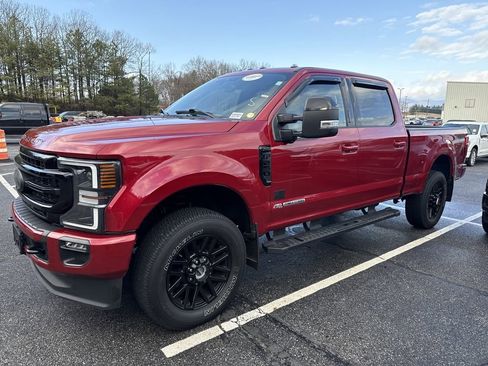 Used 2022 Ford F250 Lariat w/ Black Appearance Package image 9