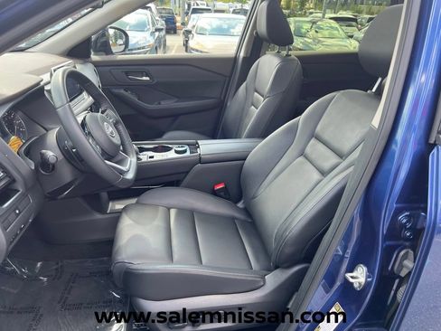 Used 2023 Nissan Rogue SL AWD/4WD image 9