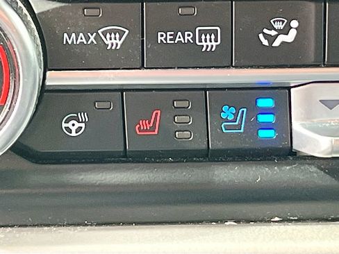 Used 2023 Ford Expedition XLT AWD/4WD image 20