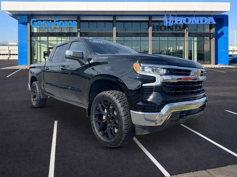 Used 2025 Chevrolet Silverado 1500 LT image 1