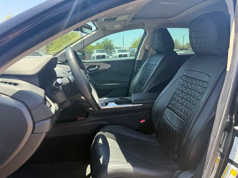 Used 2023 Acura TLX FWD image 11