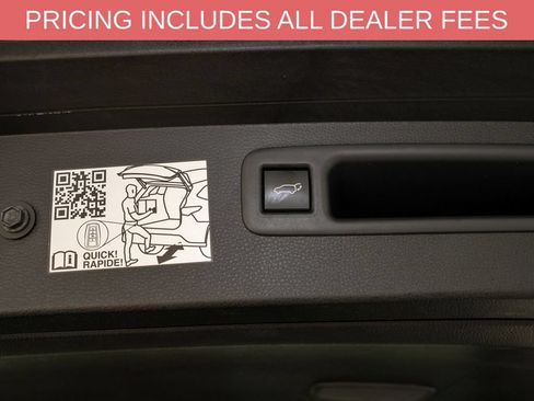 Used 2023 Toyota Highlander Limited FWD image 6