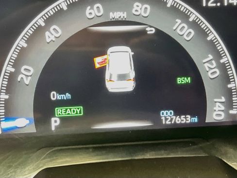 Used 2024 Toyota RAV4 LE AWD/4WD image 12