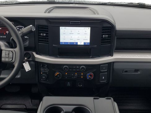 New 2026 Ford F250 XL w/ XL Chrome Package image 12