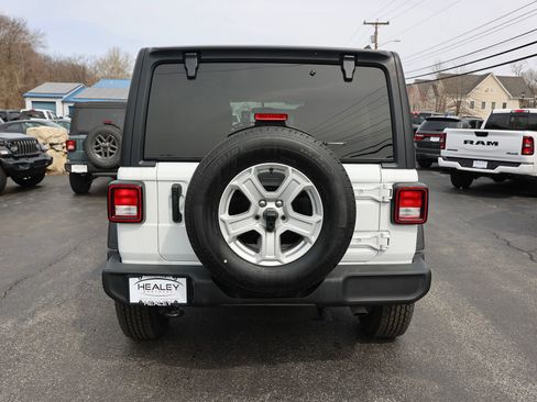 Used 2022 Jeep Wrangler Unlimited Sport image 6