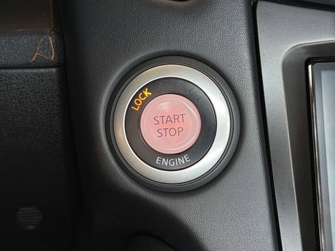 Used 2009 Nissan 370Z Touring image 24