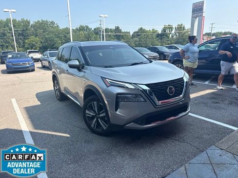 Used 2021 Nissan Rogue Platinum FWD image 1
