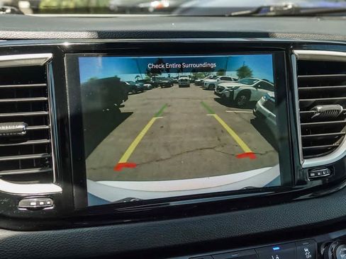 Certified 2023 Chrysler Pacifica Touring-L FWD image 22