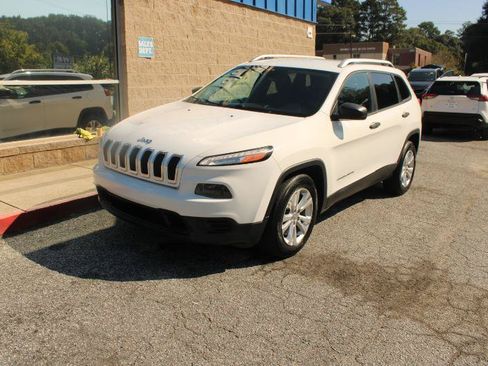 Used 2015 Jeep Cherokee Sport FWD image 3