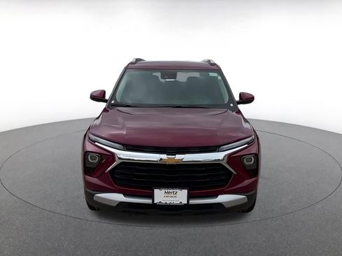 Used 2025 Chevrolet TrailBlazer LT image 3