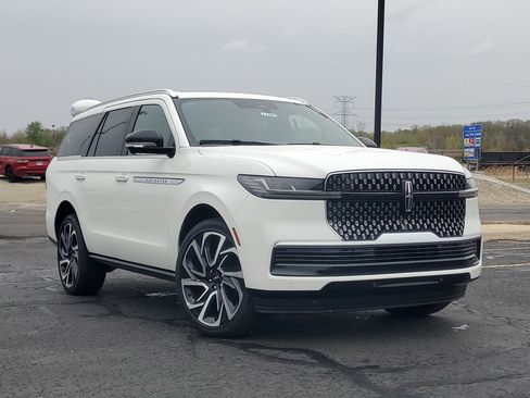 New 2026 Lincoln Navigator Reserve AWD/4WD image 1