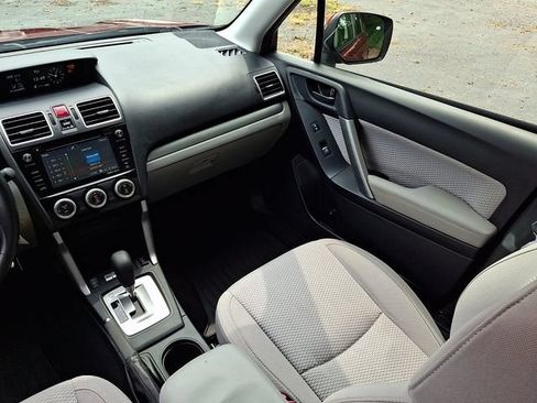 Used 2017 Subaru Forester 2.5i Premium AWD/4WD image 19