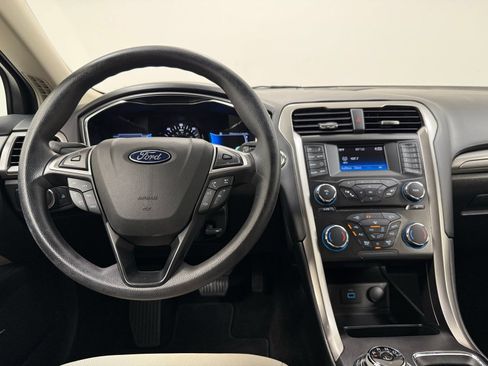 Used 2018 Ford Fusion S FWD image 22