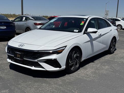 Used 2024 Hyundai Elantra Limited FWD image 3